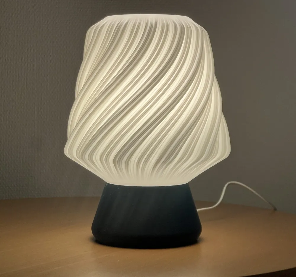 Bruma swirl-lampe 3D-printet lampe med mykt organisk mønster