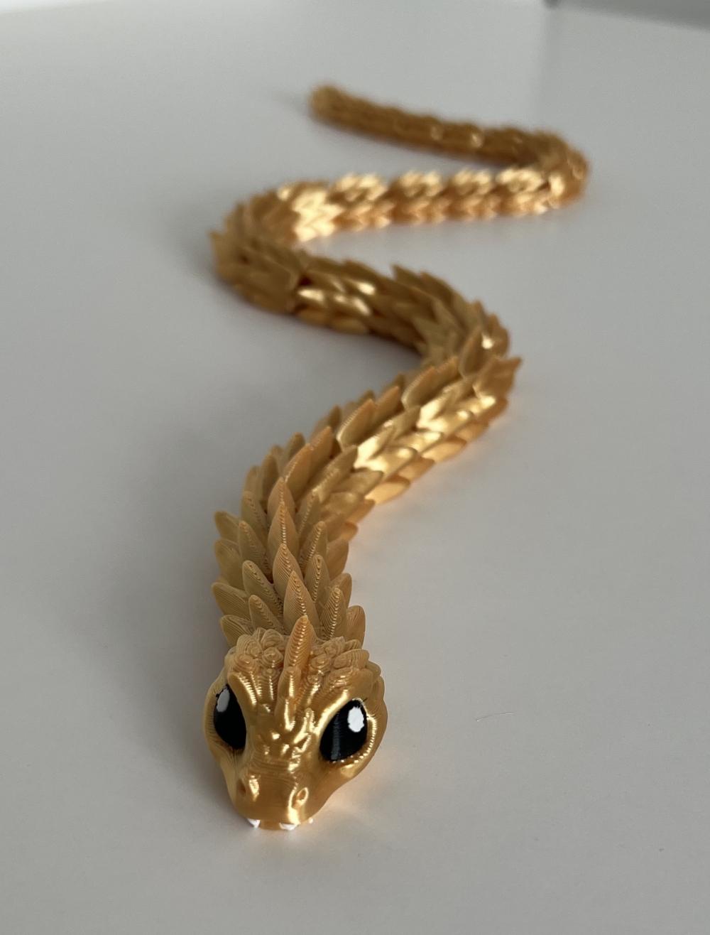 Flexi-snake-dragon-3d-printet-drage